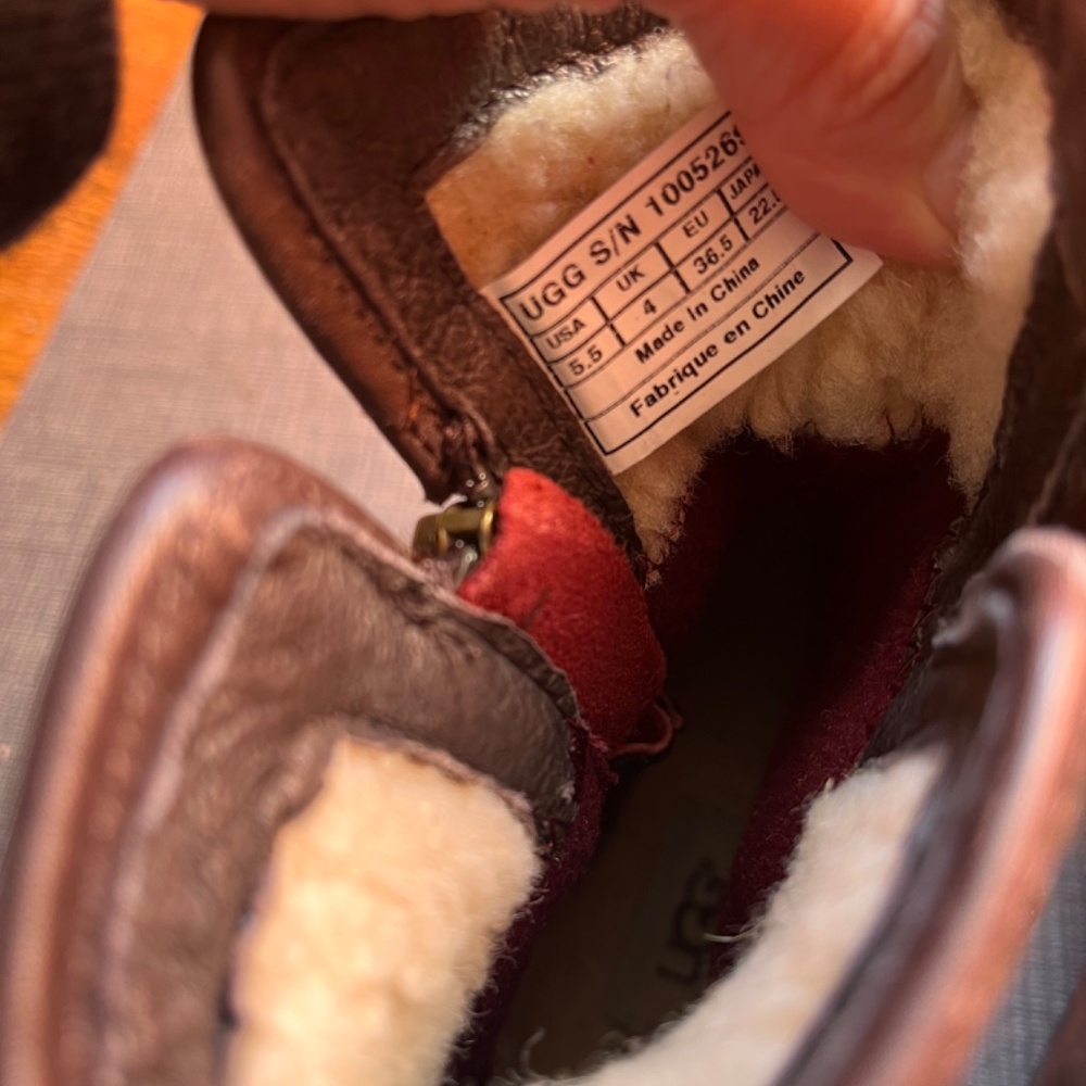 Ugg boot - Picture 5 of 8